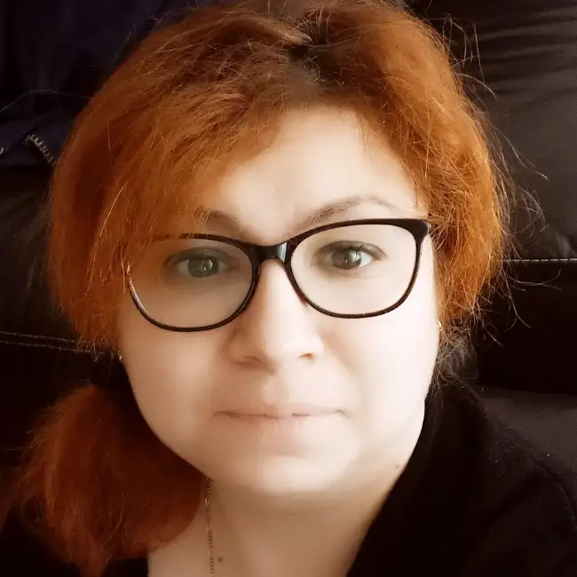 Sofya, 48