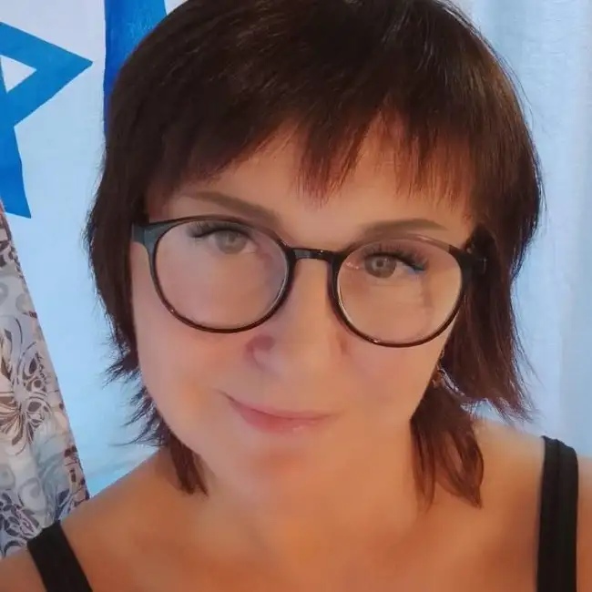 אנה, 48