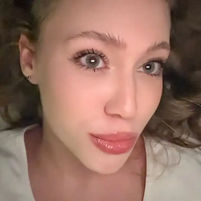 Ariela, 22